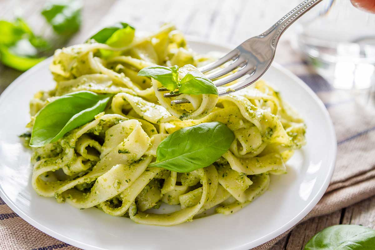 Tagliatelle al pesto genovese